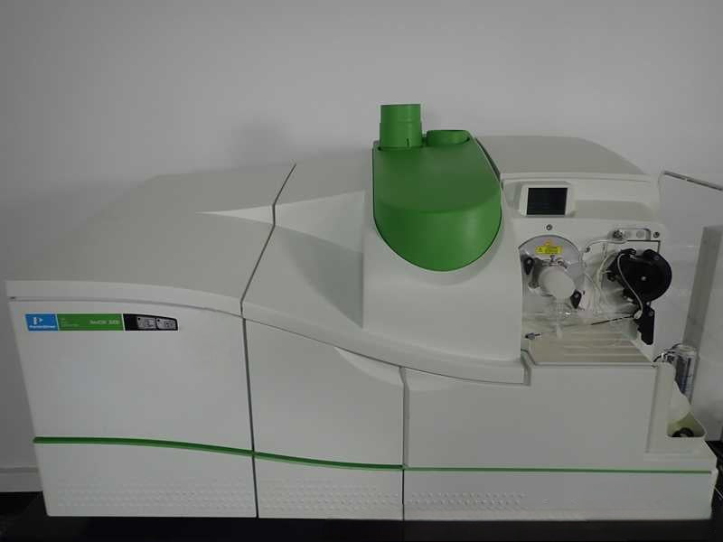 Perkin Elmer NexION 300D ICP-MS Mass Spectrometer w/ S10 Autosampler, Sogevac Vacuum Pump