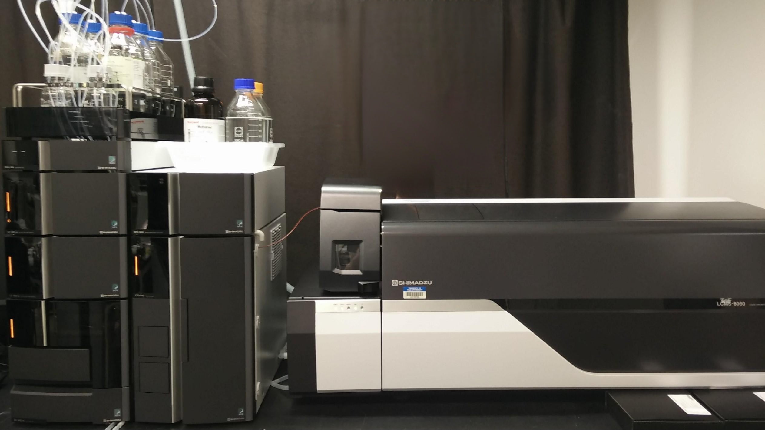 Shimadzu LCMS-8060 LCMS Triple Quadrupole Mass Spectrometer System ...